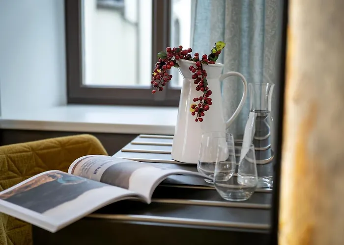 Kirchenwirt Hotel *